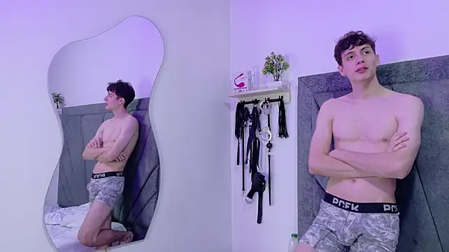 XXX chat uživo modela ThreeForFun_OS