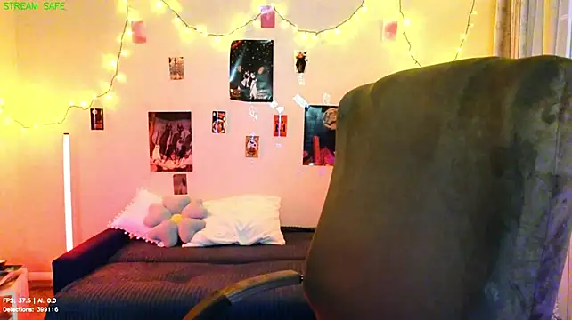 צ'אט XXX בשידור חי של Sandra_Snowflake