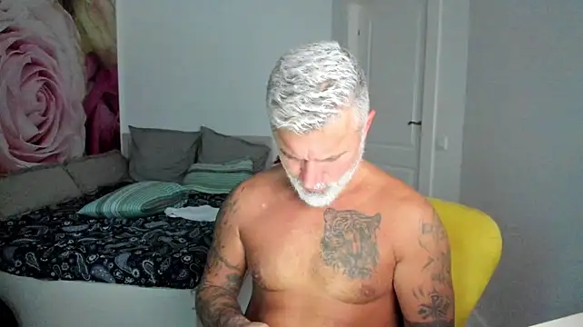 BlowMyXXL – Live XXX-chat