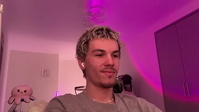 Jeremy1Scott 라이브 XXX 채팅