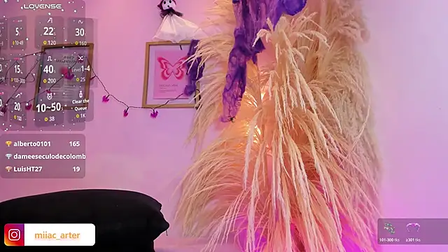 צ'אט XXX בשידור חי של MiaaCarter_