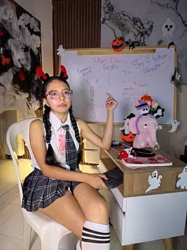 I_AM_EMMA_n Live XXX chat