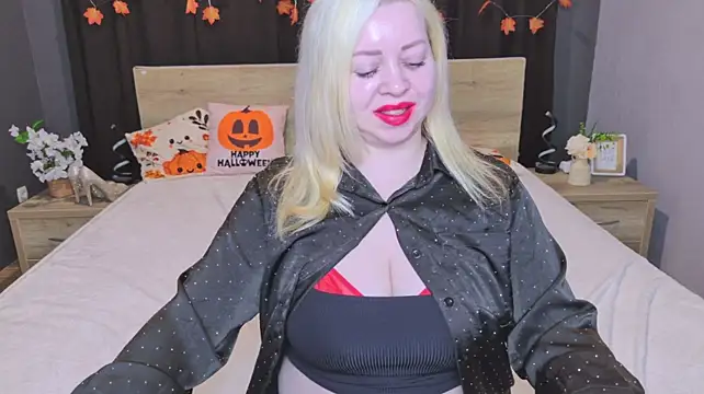 צ'אט XXX בשידור חי של OliviaVerr