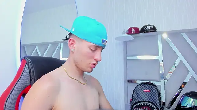 XXX chat uživo modela hunterheat__