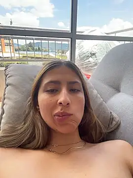 Ameellie Adlı Modelin Canlı XXX Sohbeti
