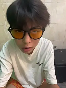DDD_17 即時 XXX 聊天
