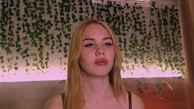 IvyAngel live XXX chat