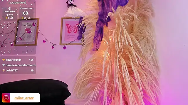 Živý XXX chat MiaaCarter_