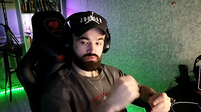 XXX chat uživo modela _Serious_Man
