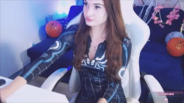 Онлайн чат XXX AmbraEnms