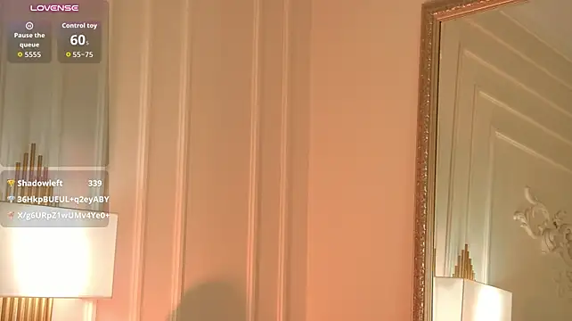 XXX chat uživo modela LisaDeviss