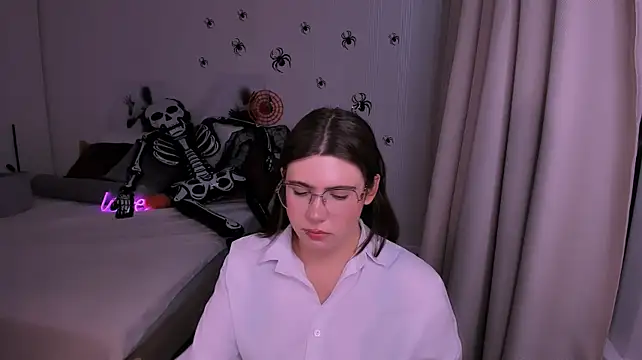 Chat +18 de StellaDarks ao vivo