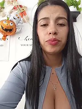 Nathaly_12 XXX чат на живо