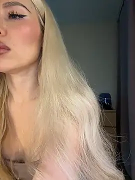 xDinnax Chat XXX in diretta