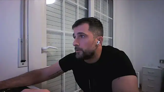 Chatroom XXX en direct de alex877x