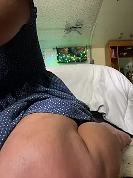 TrenaAnn's Live XXX Chat
