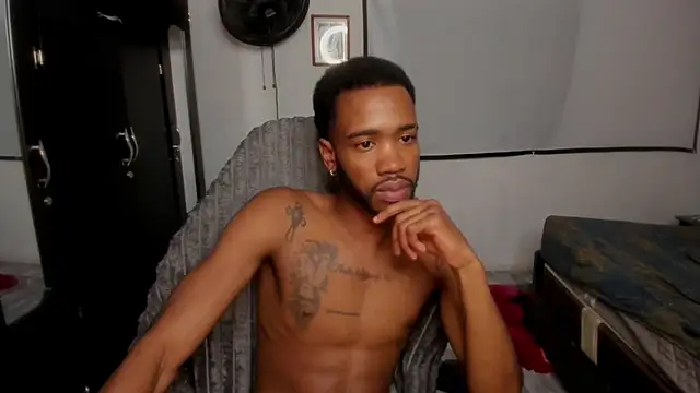 Chat +18 de Kofi_exotic_2 ao vivo