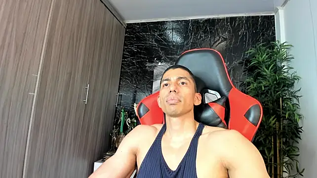 Chat +18 de Erik_castle ao vivo