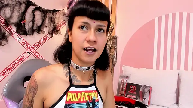 Valkiriia_wiine Chat XXX in diretta