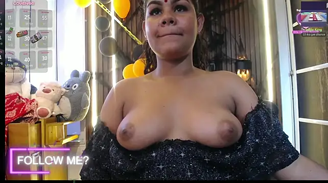 Chat XXX ao vivo de yaazhinii