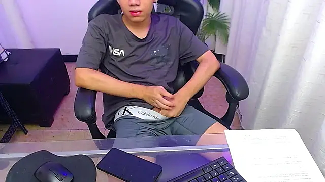 leandrocum18 现场XXX聊天