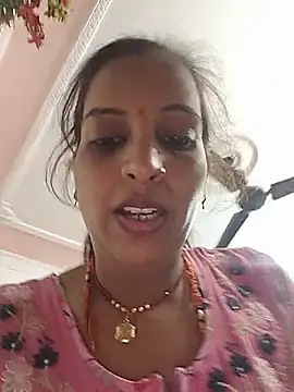 Priya_couple1 élő XXX-chatje