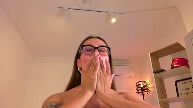 SERENAA__ Adlı Modelin Canlı XXX Sohbeti
