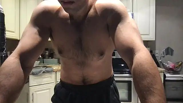 Show modela BigGuyMuscle na web-kameri