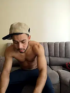 Taylor_DiamondBoy Adlı Modelin Canlı XXX Sohbeti