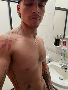 KAIRUIZ Adlı Modelin Canlı XXX Sohbeti