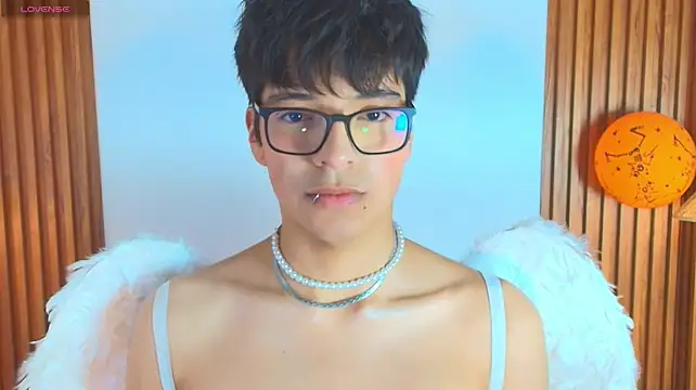 Milo_Wolff's Live XXX Chat