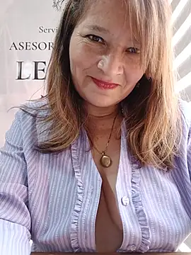 KAREN--03's Live XXX Chat