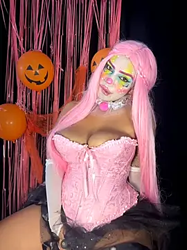 Sara-77 Adlı Modelin Canlı XXX Sohbeti