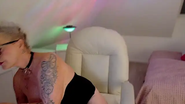 Chatroom XXX en direct de German_Milf