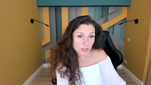 EllaLong's Live XXX Chat