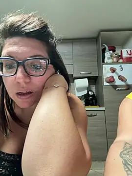 Chat +18 de SinfulMarkedQueens ao vivo