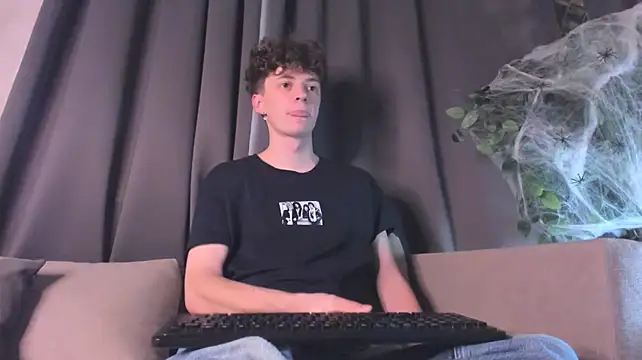 LukeSweet Live XXX Chat