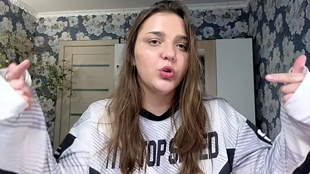 _momiji_'s Live XXX Chat