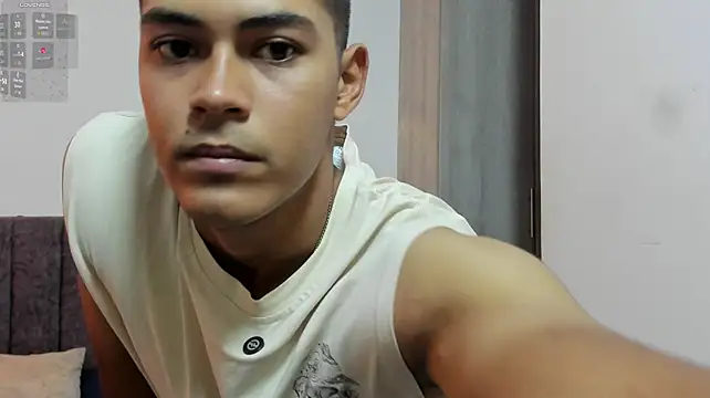 Chat +18 de Iamdylan777 ao vivo