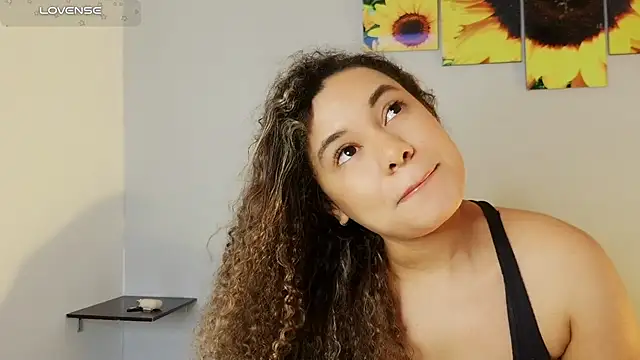 angie_leonn Adlı Modelin Canlı XXX Sohbeti