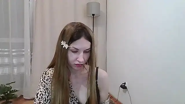 JuliaLovely XXX чат на живо