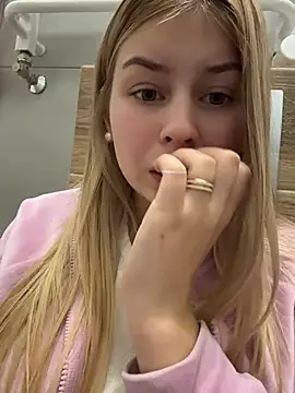 RossyMood: вебкам-шоу