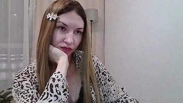 JuliaLovely Live XXX Chat