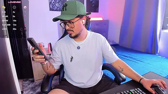 Živý XXX chat DaviidEvans_