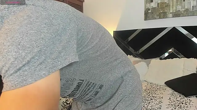 צ'אט XXX בשידור חי של Jake_hot00