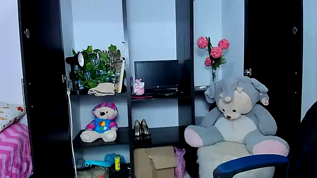 zara_cute's Live XXX Chat