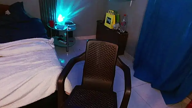 Chat +18 de Mr_yisuzz ao vivo
