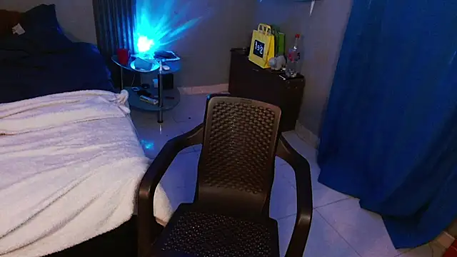 צ'אט XXX בשי דור חי של Mr_yisuzz