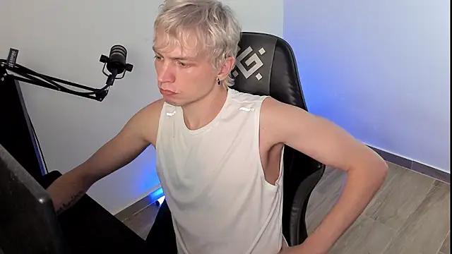 More_than_friend Chat XXX live