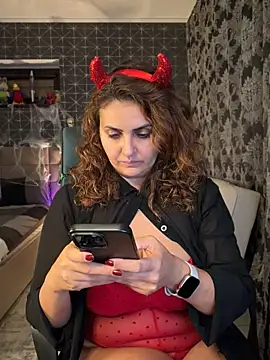 AnneKane Adlı Modelin Canlı XXX Sohbeti